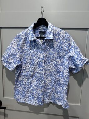Koret Blue and White Floral Short Sleeve Button-Down Shirt